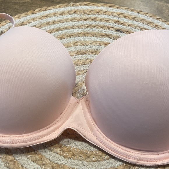 PINK Victoria's Secret Wear Everywhere Lightly Lined Bra in Size 34B - Picture 2 of 6